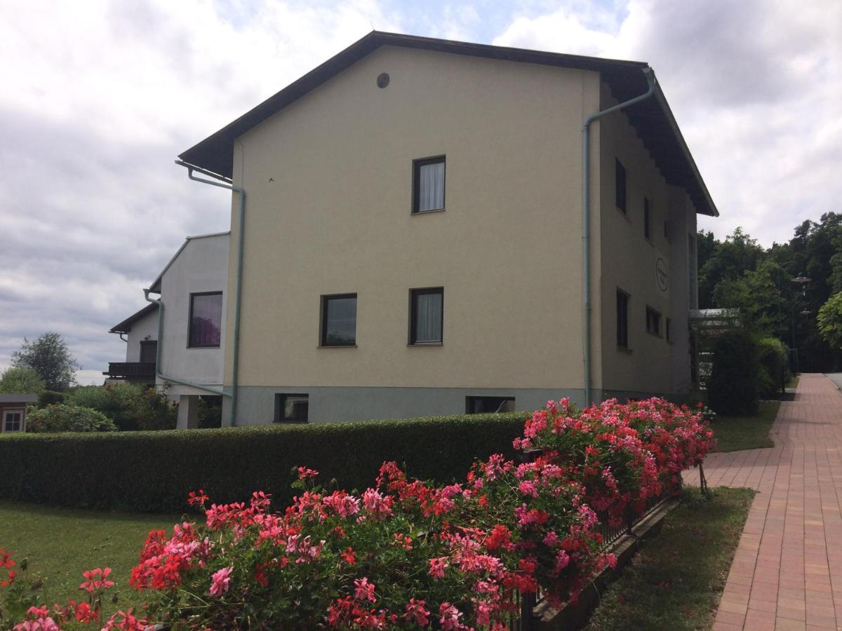 Haus Camelia Acomodação com café da manhã Bad Tatzmannsdorf Exterior foto
