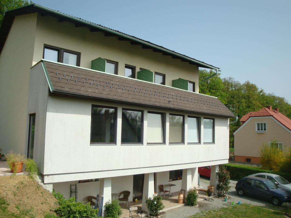 Haus Camelia Acomodação com café da manhã Bad Tatzmannsdorf Exterior foto