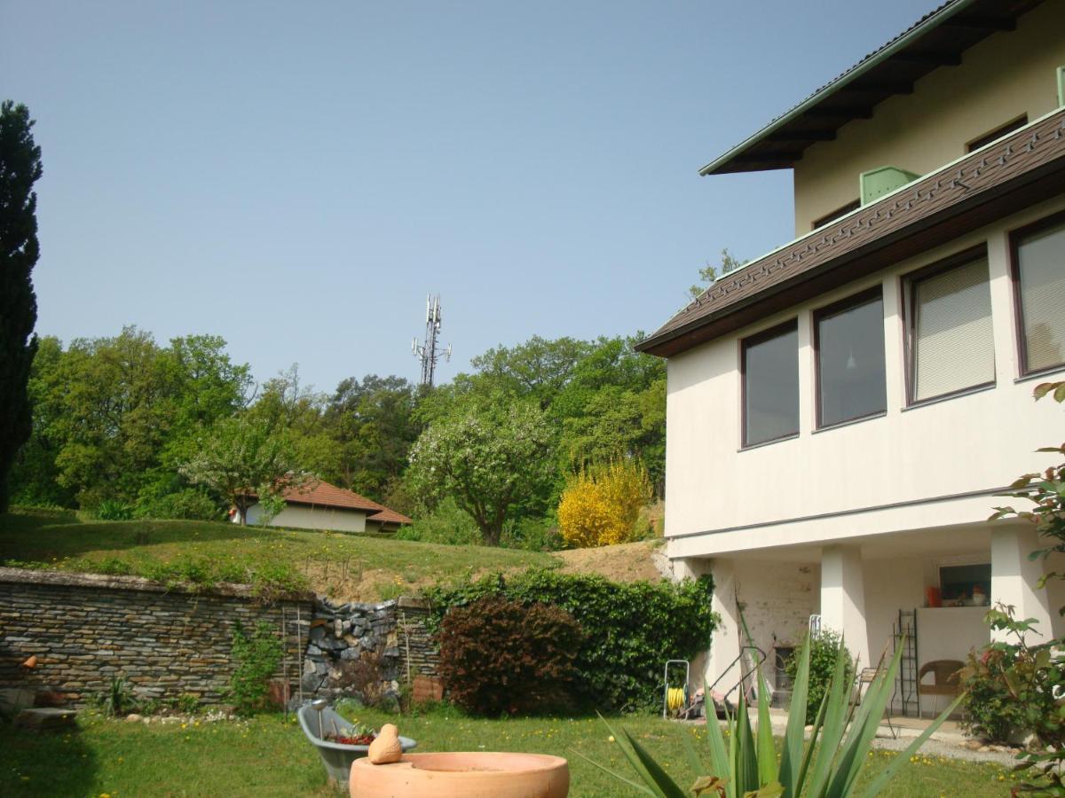 Haus Camelia Acomodação com café da manhã Bad Tatzmannsdorf Exterior foto